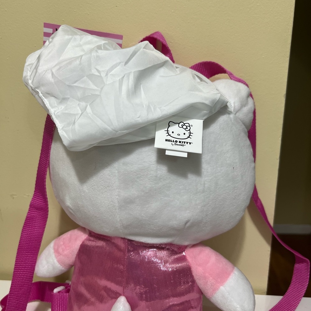 Hello Kitty Plush Backpack - Picture 6 of 14
